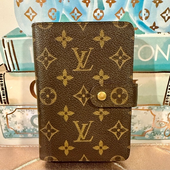 Louis Vuitton Handbags - Louis Vuitton Monogram Compact Wallet. Good vintage condition!